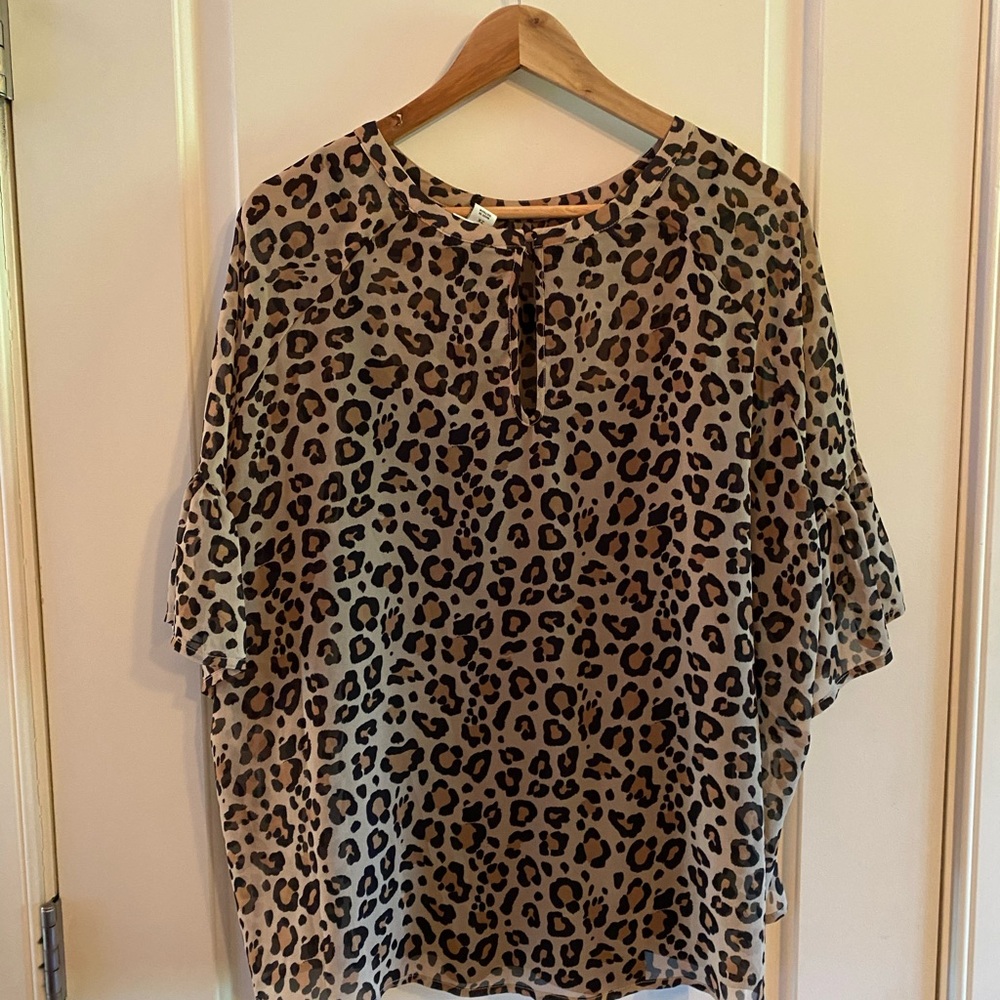 Ava & Viv Leopard Print Top - Brown and Black - Picture 2 of 2